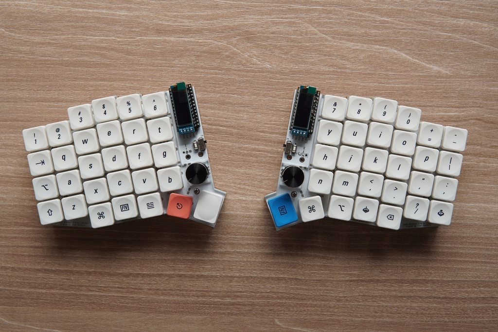 EMK - Retro Keycaps Set